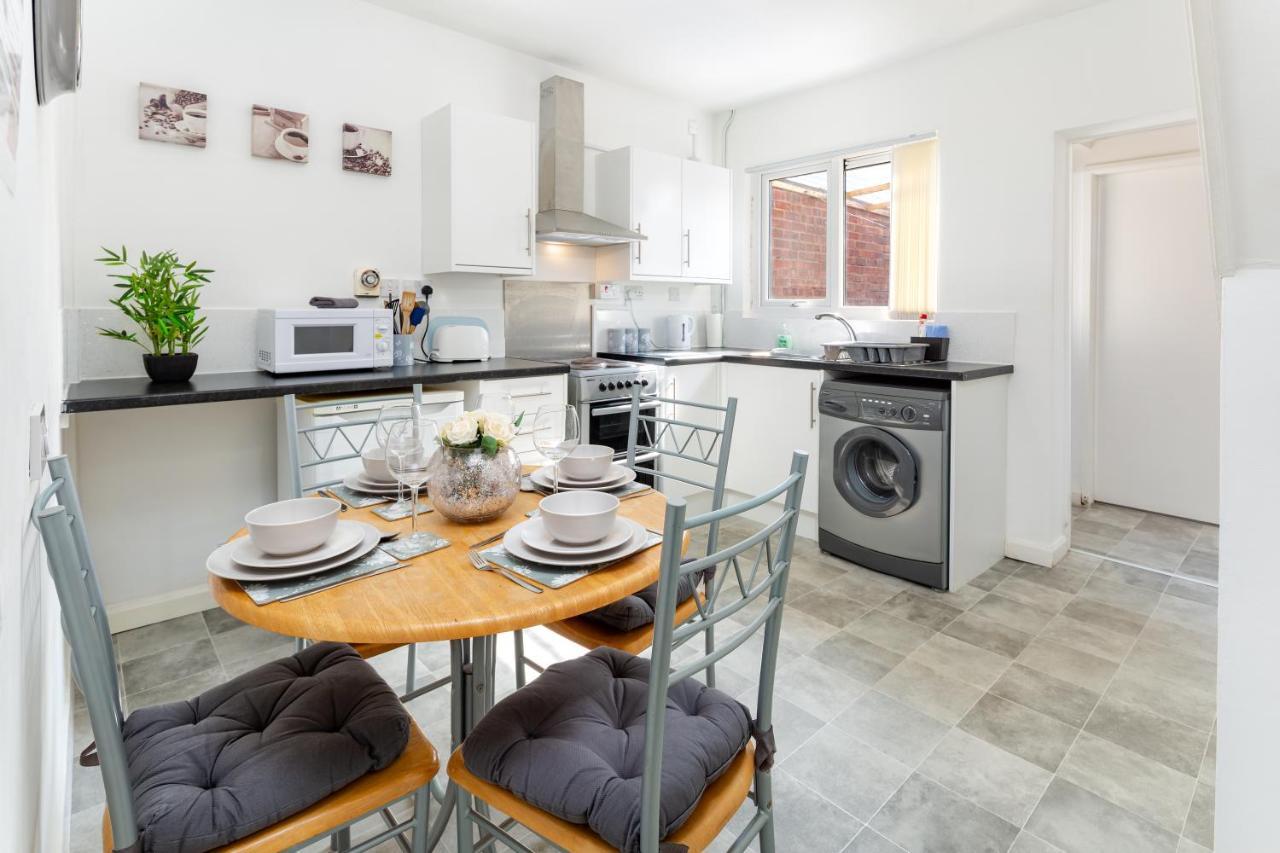 Cosy Anfield Guesthouse - Free Parking Liverpool Exterior foto